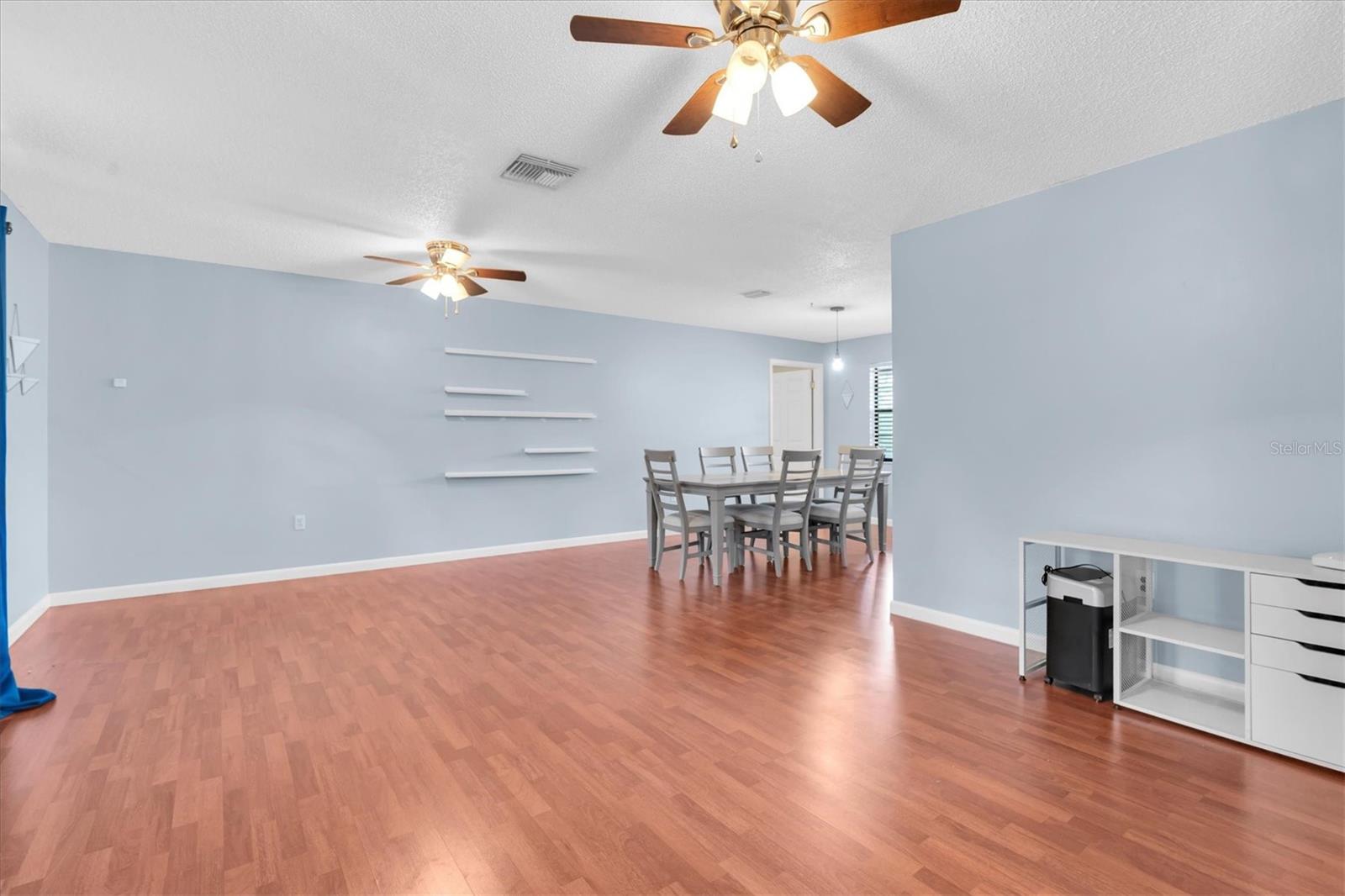 914 Harbor Cir Property Photo 5