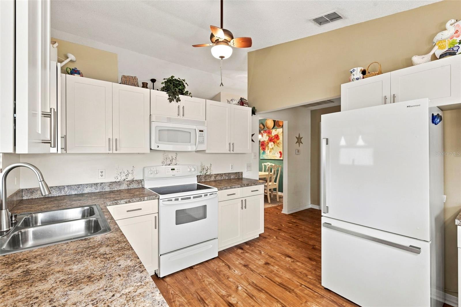 7637 Balharbour Dr Property Photo 14