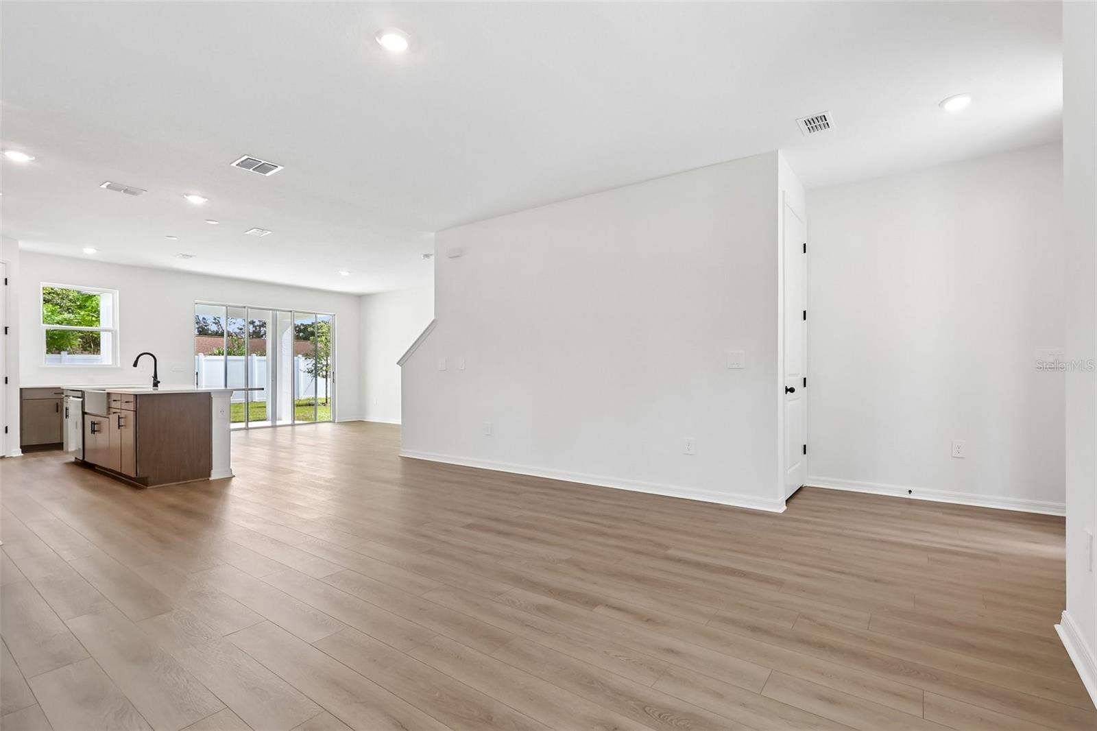 4272 Darby Ct Property Photo 3