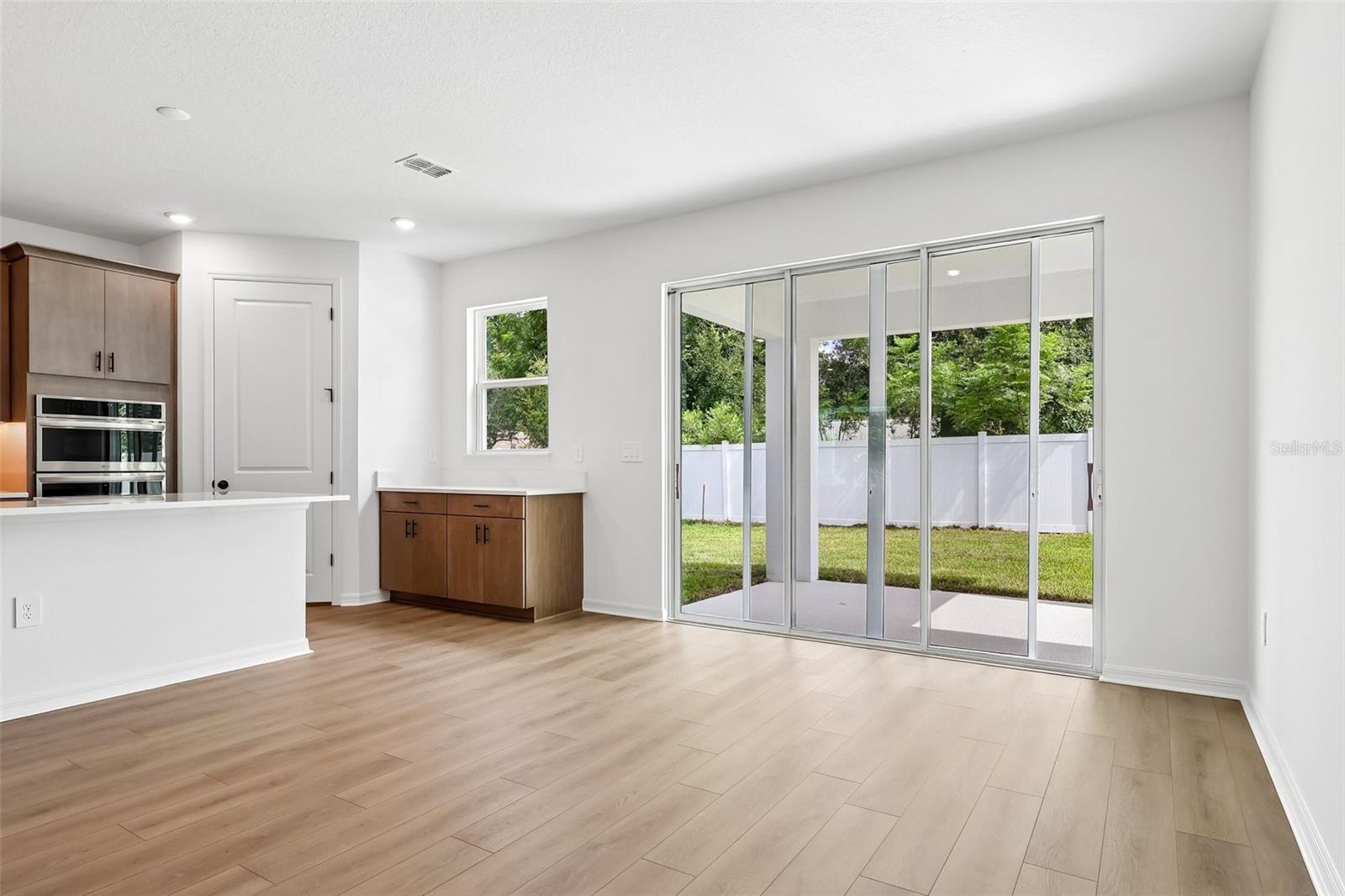 4272 Darby Ct Property Photo 8