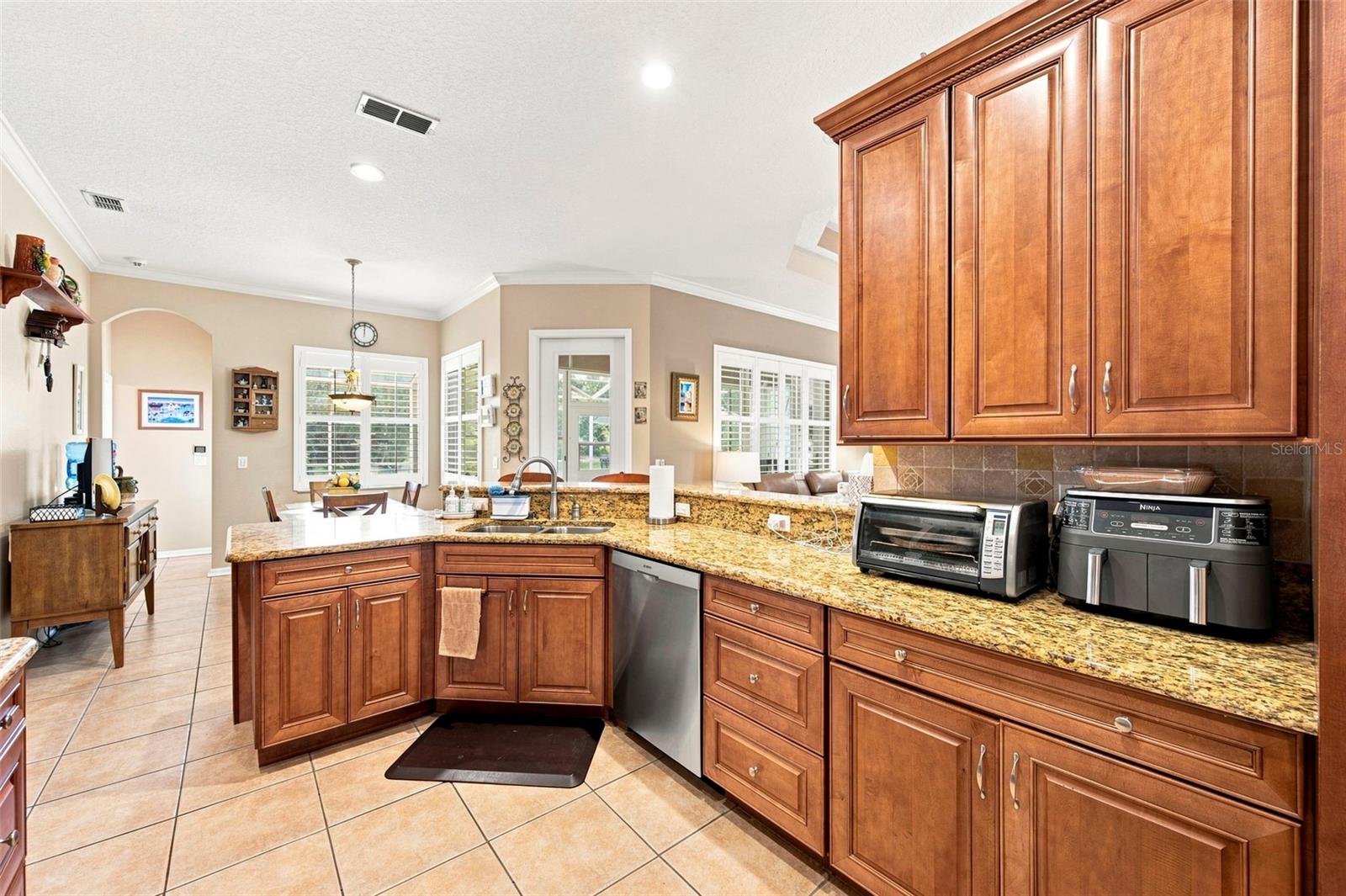 10531 Miracle Ln Property Photo 19
