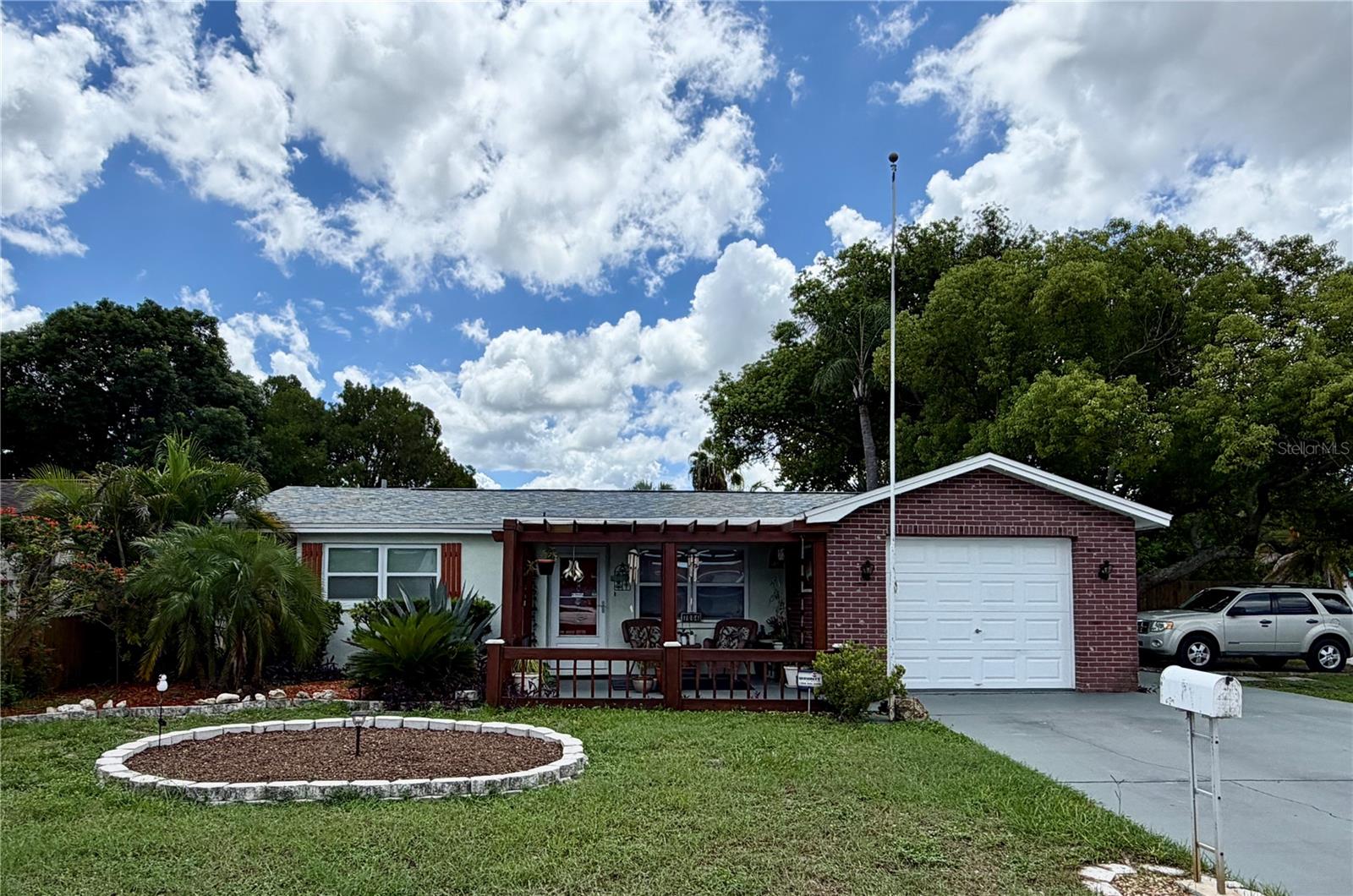 7004 ROCKWOOD DR Property Photo 1