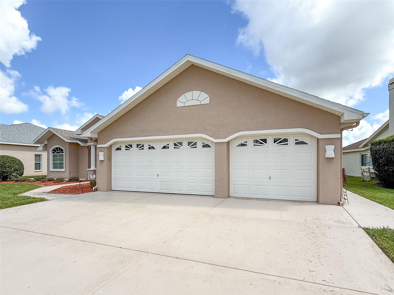 8533 Coral Creek Loop Property Photo 5