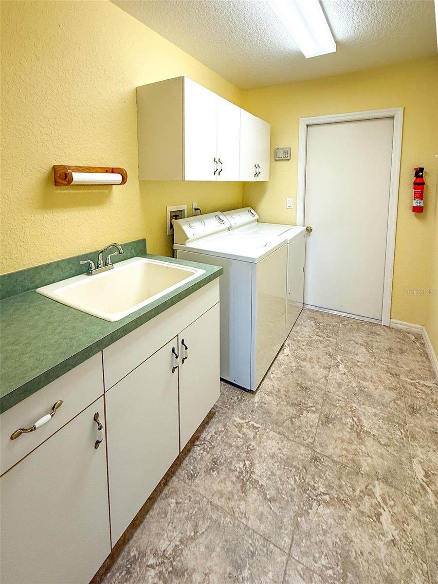 8533 Coral Creek Loop Property Photo 18