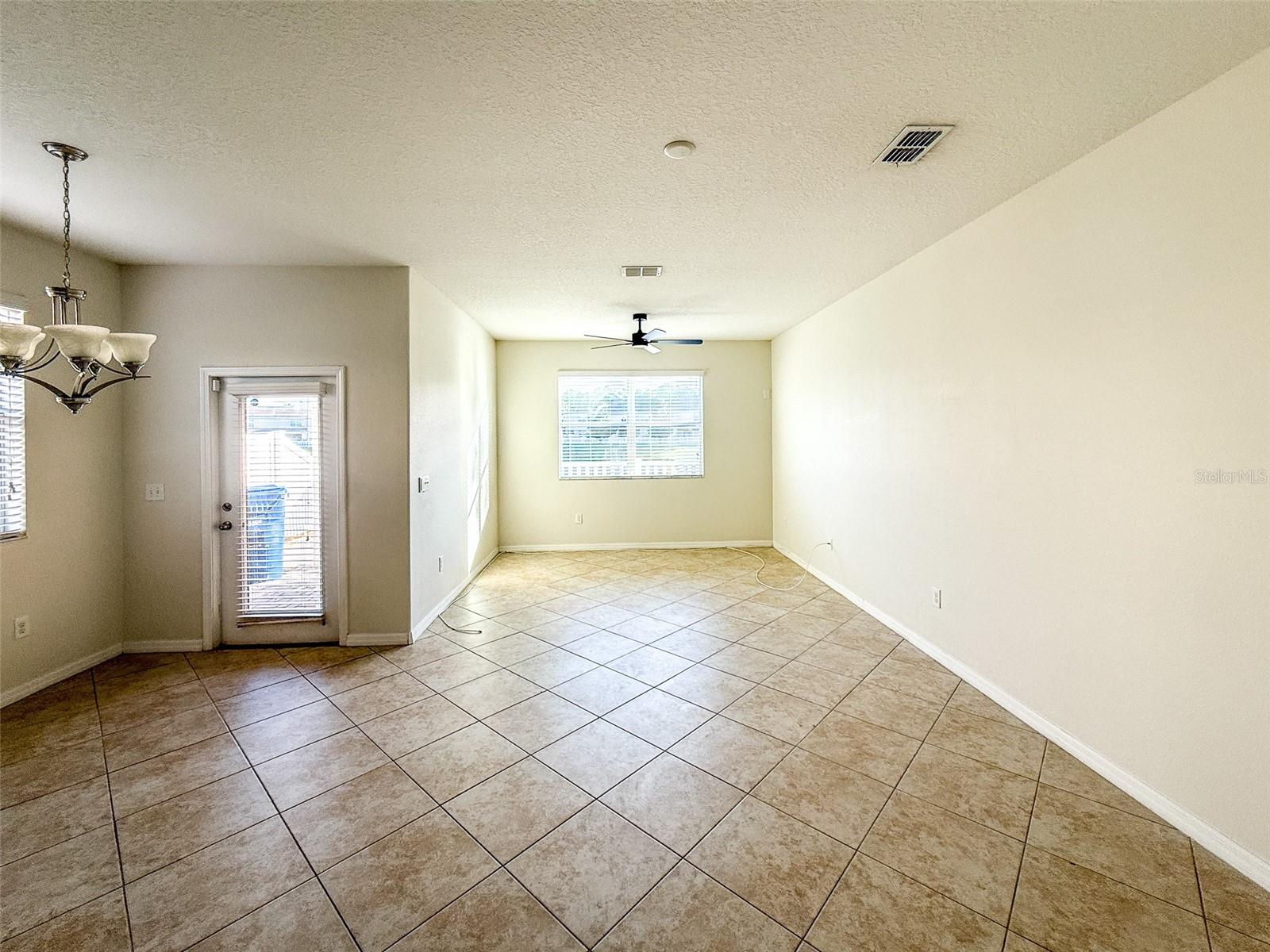 13715 Rosette Rd Property Photo 4
