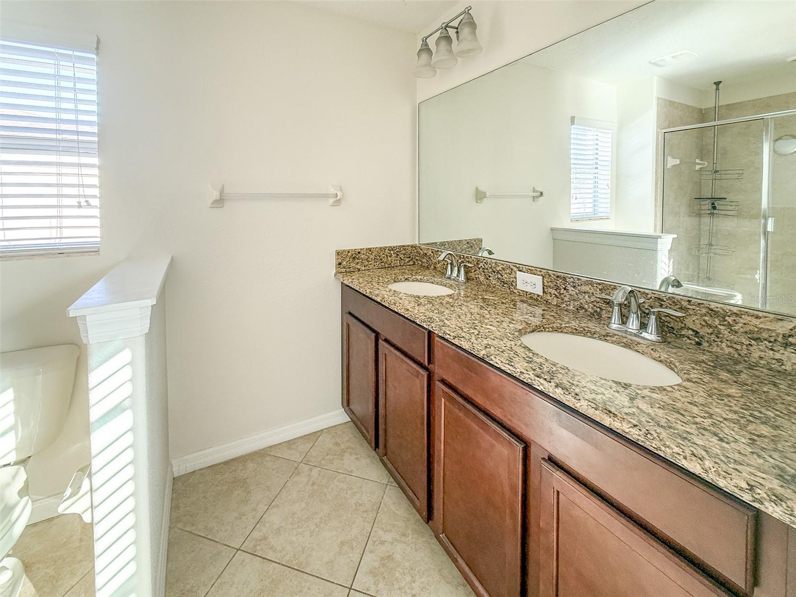 13715 Rosette Rd Property Photo 12