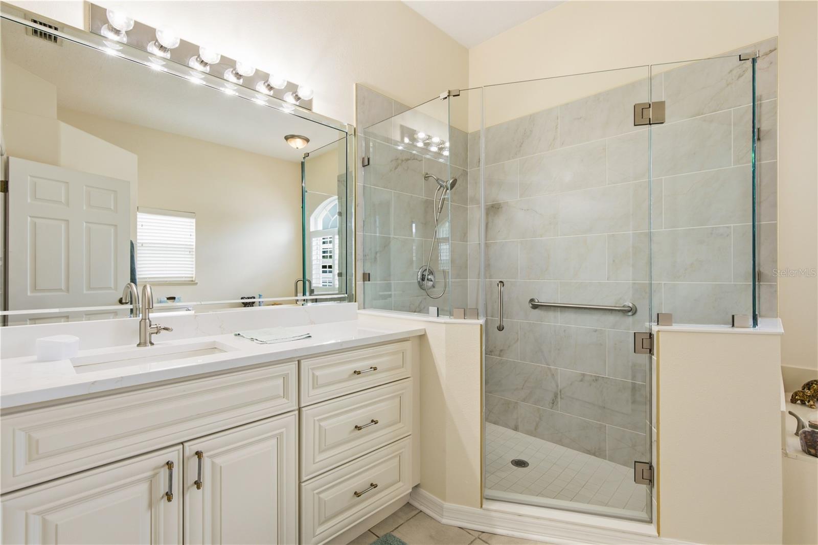 8704 Cypress Lakes Blvd Property Photo 28