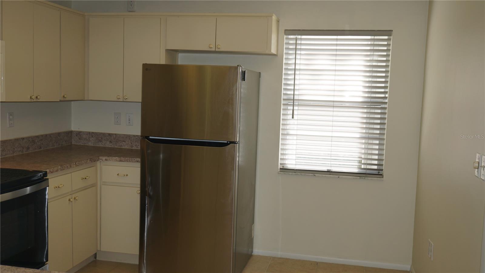 8907 Seeley Ln Property Photo 3