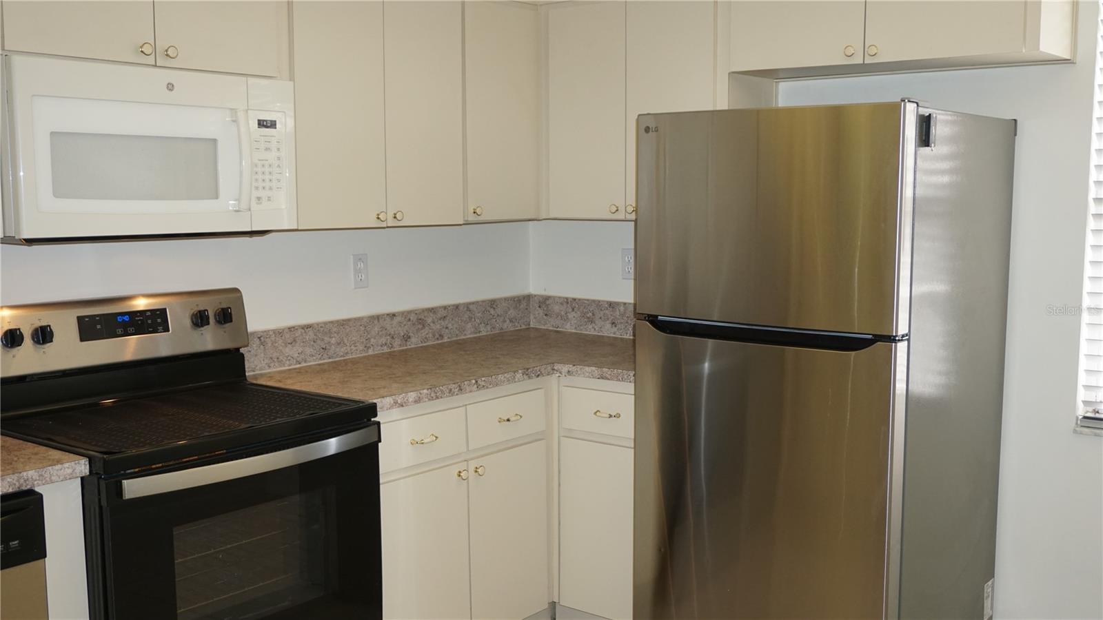8907 Seeley Ln Property Photo 6