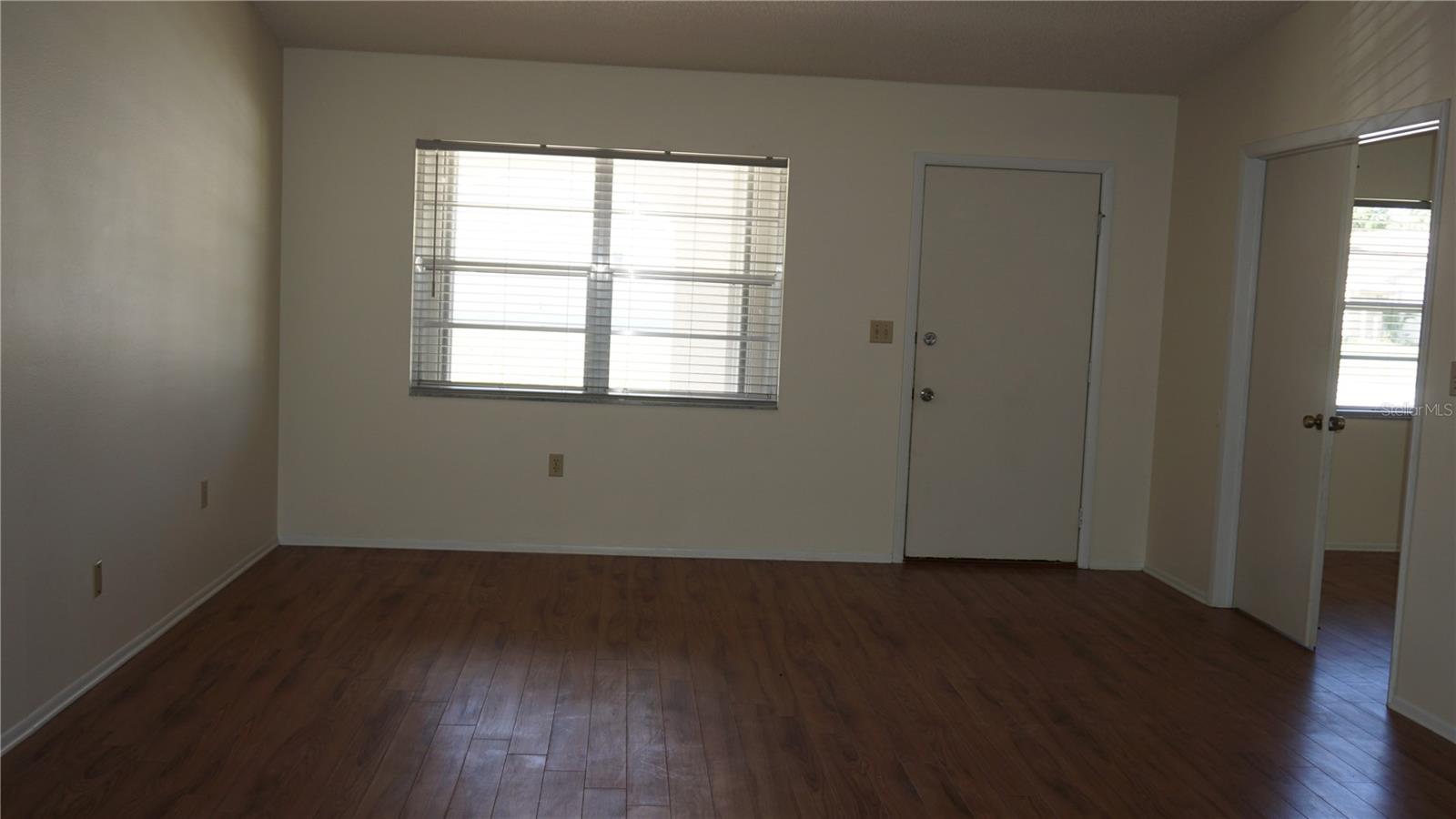 8907 Seeley Ln Property Photo 7