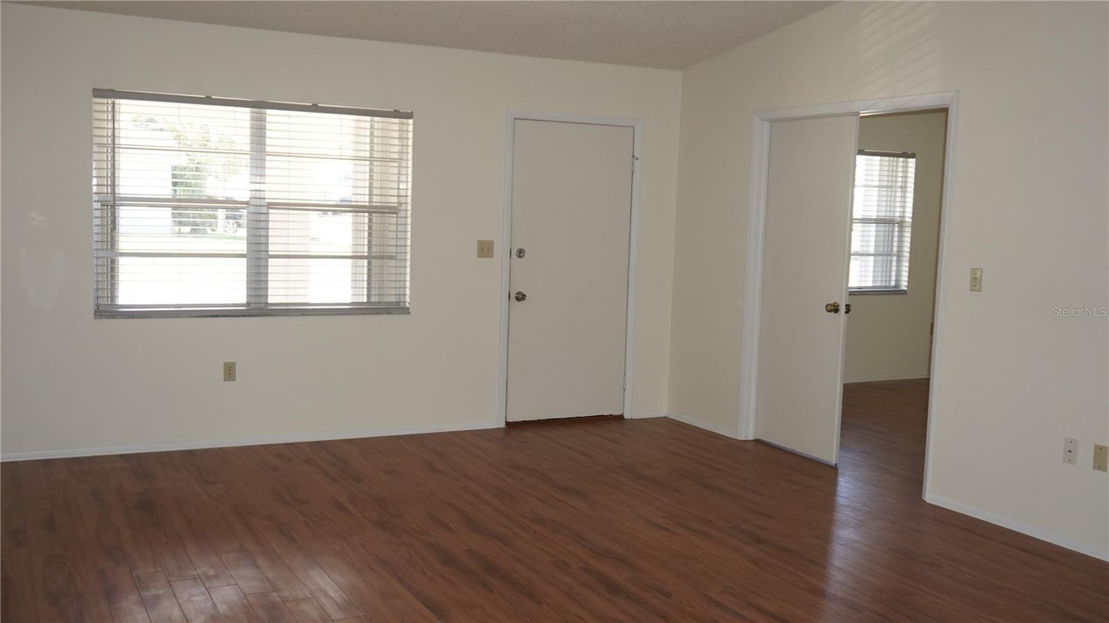 8907 Seeley Ln Property Photo 8