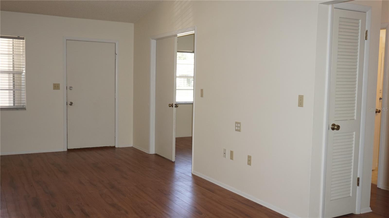 8907 Seeley Ln Property Photo 10