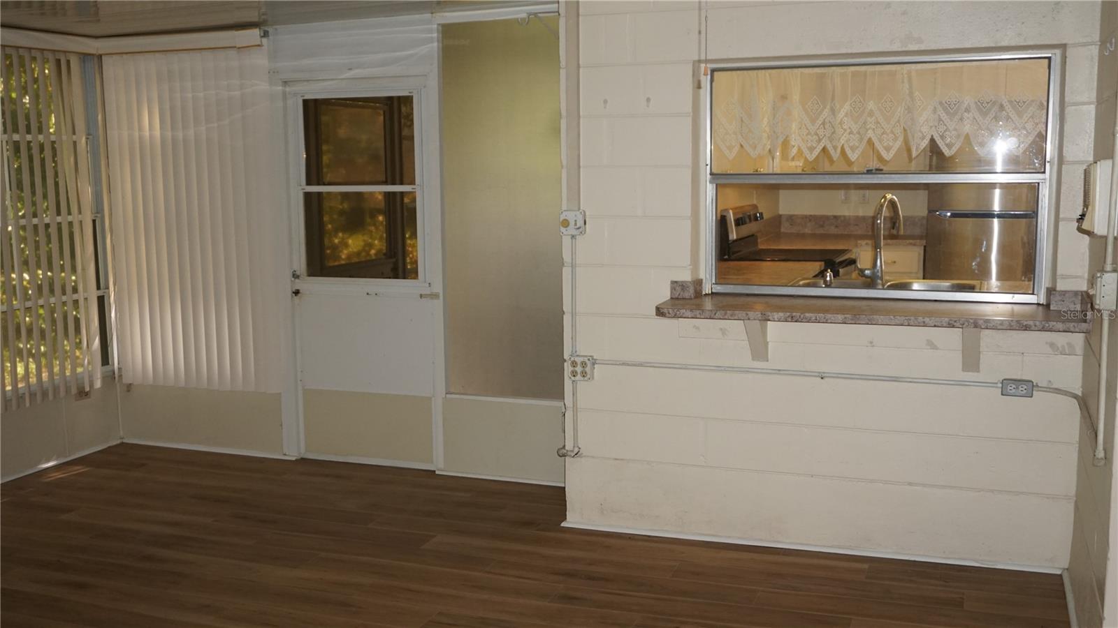 8907 Seeley Ln Property Photo 16