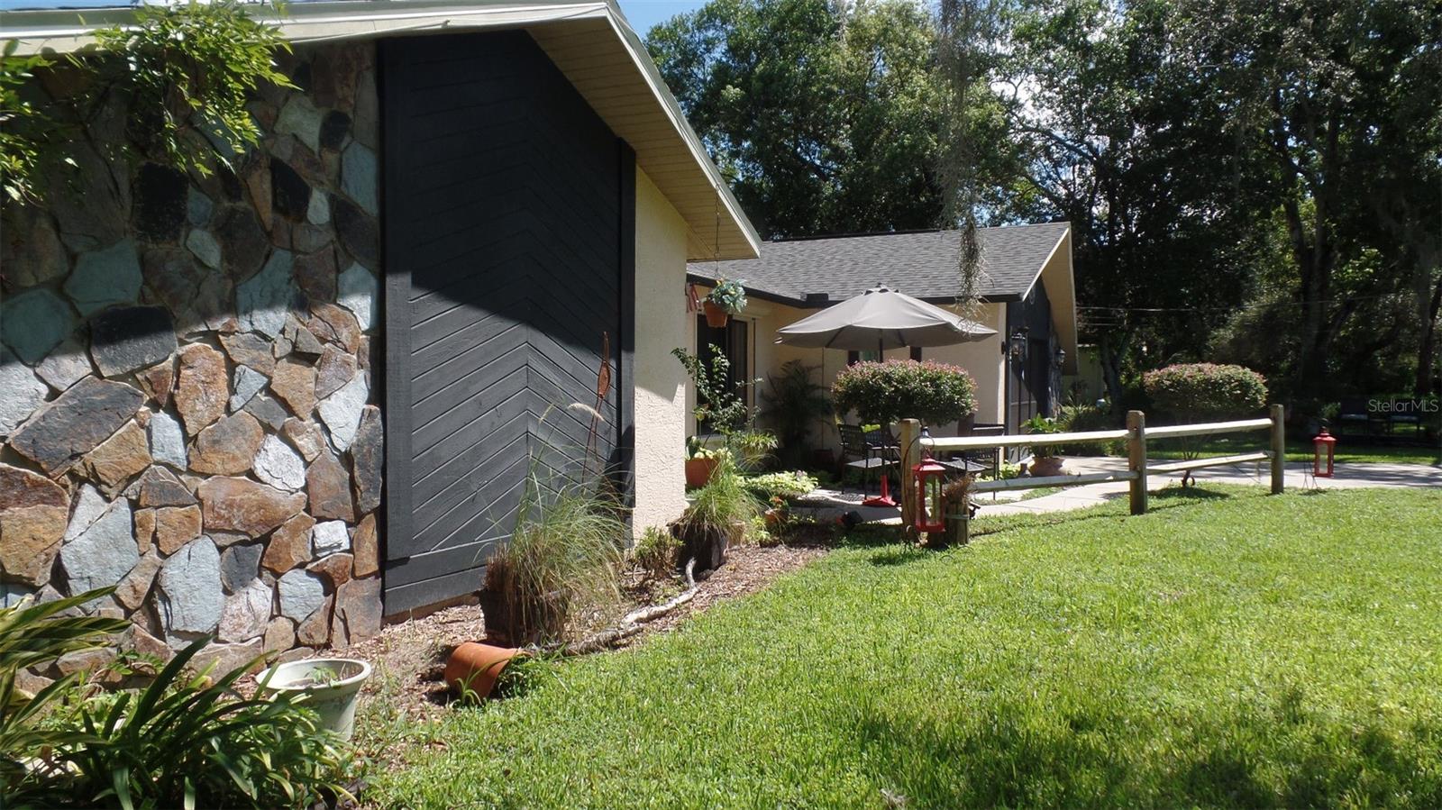 8057 Delaware Dr Property Photo 2