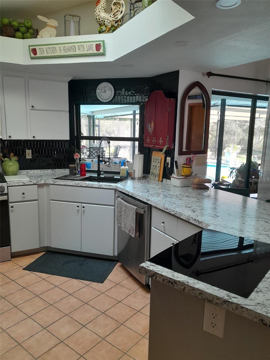 8057 Delaware Dr Property Photo 11