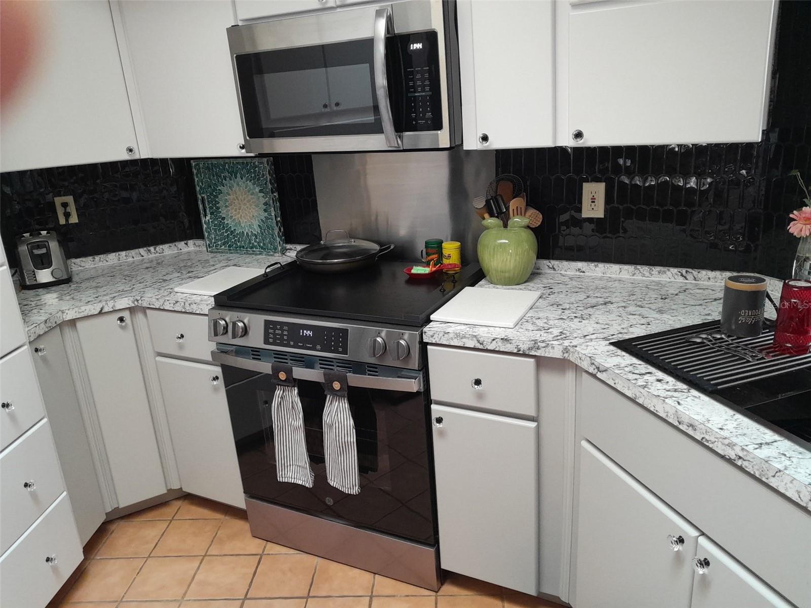 8057 Delaware Dr Property Photo 12