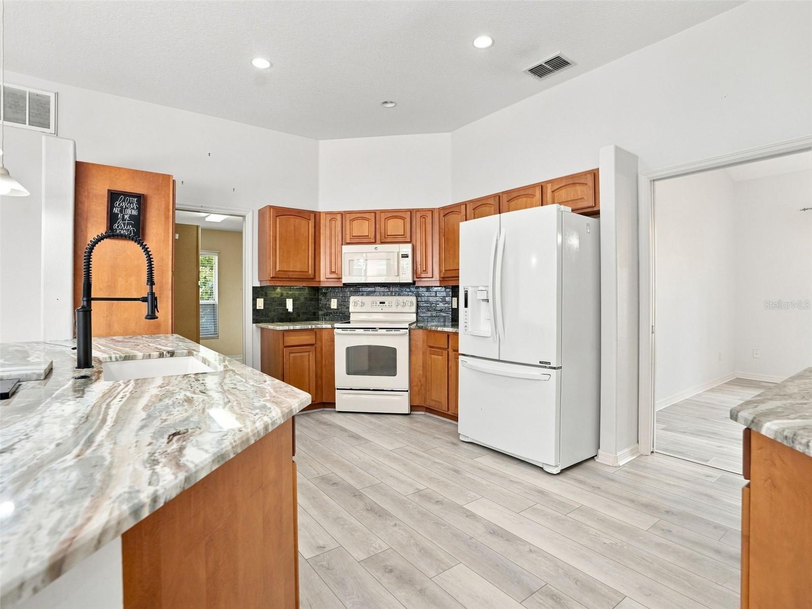 56 Oak Village Blvd Property Photo 11