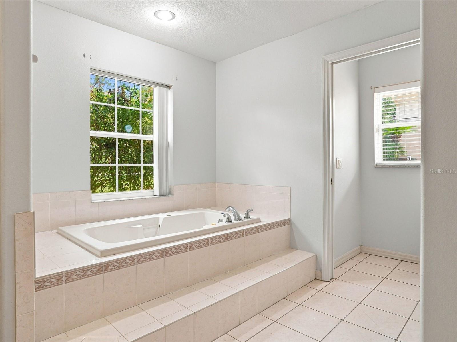 56 Oak Village Blvd Property Photo 17