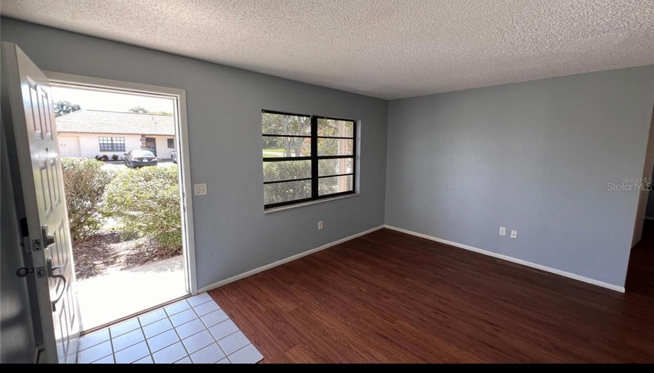 9103 Whitman Ln Property Photo 2