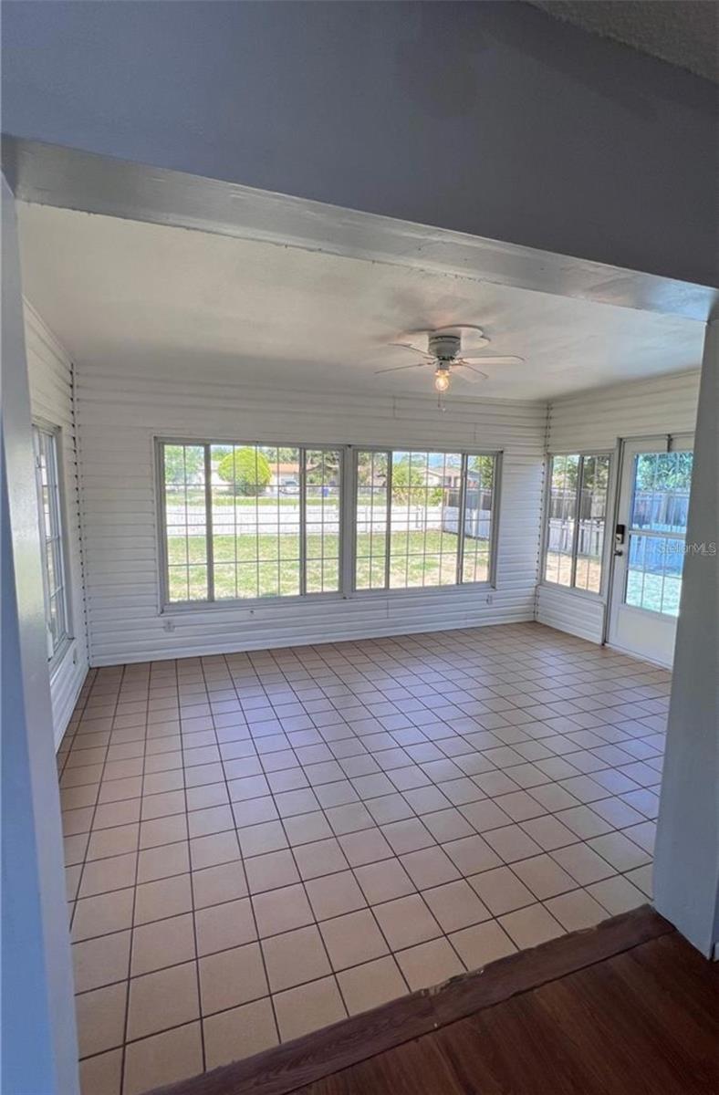 9103 Whitman Ln Property Photo 3