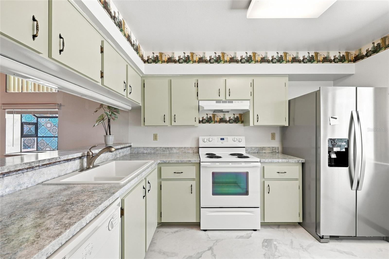 472 Prestwick Pl Property Photo 9