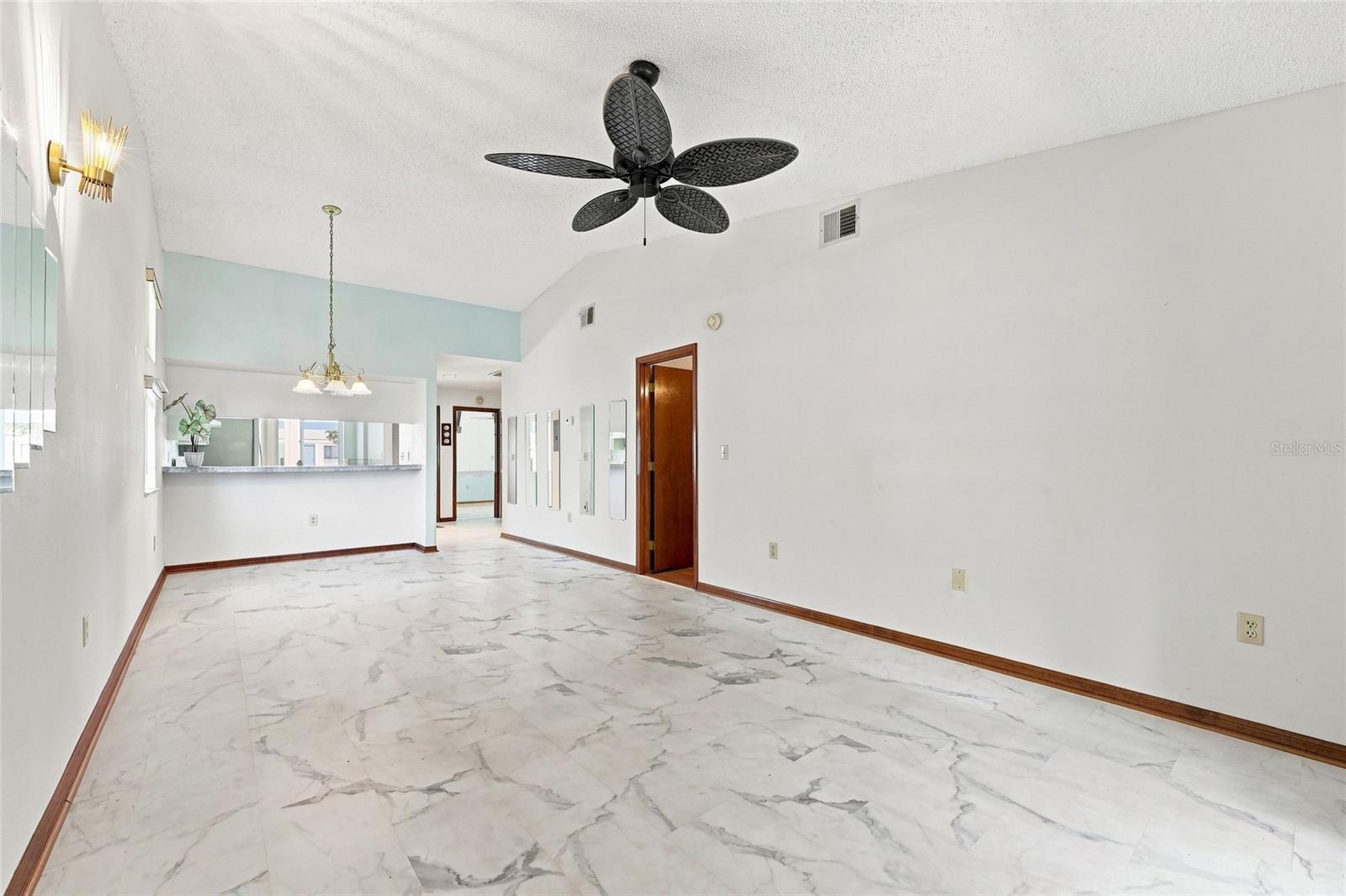 472 Prestwick Pl Property Photo 14