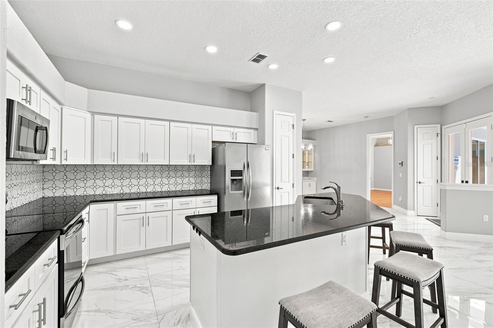 5333 Leather Saddle Ln Property Photo 5