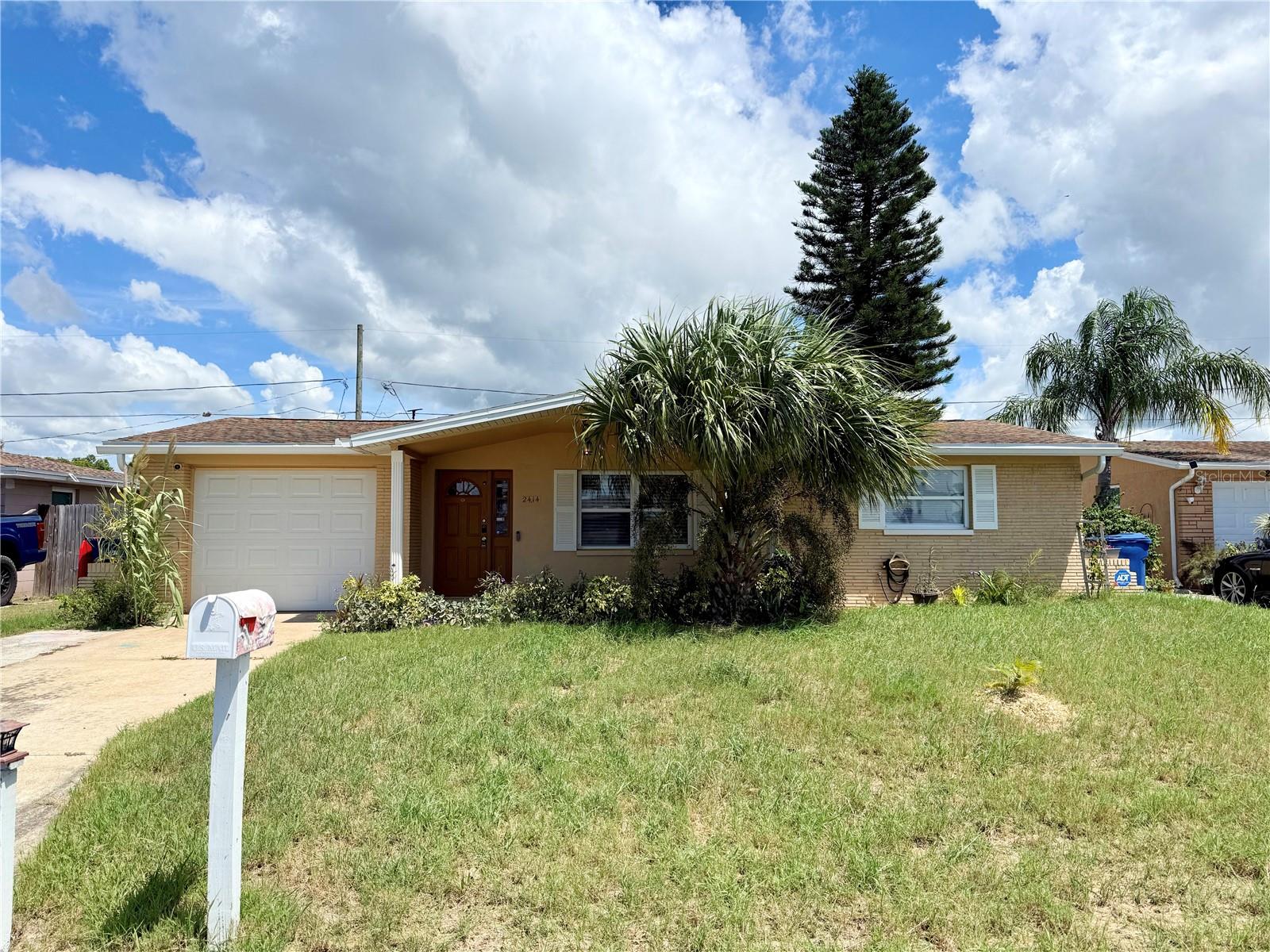 2414 Tahitian Dr Property Photo 2
