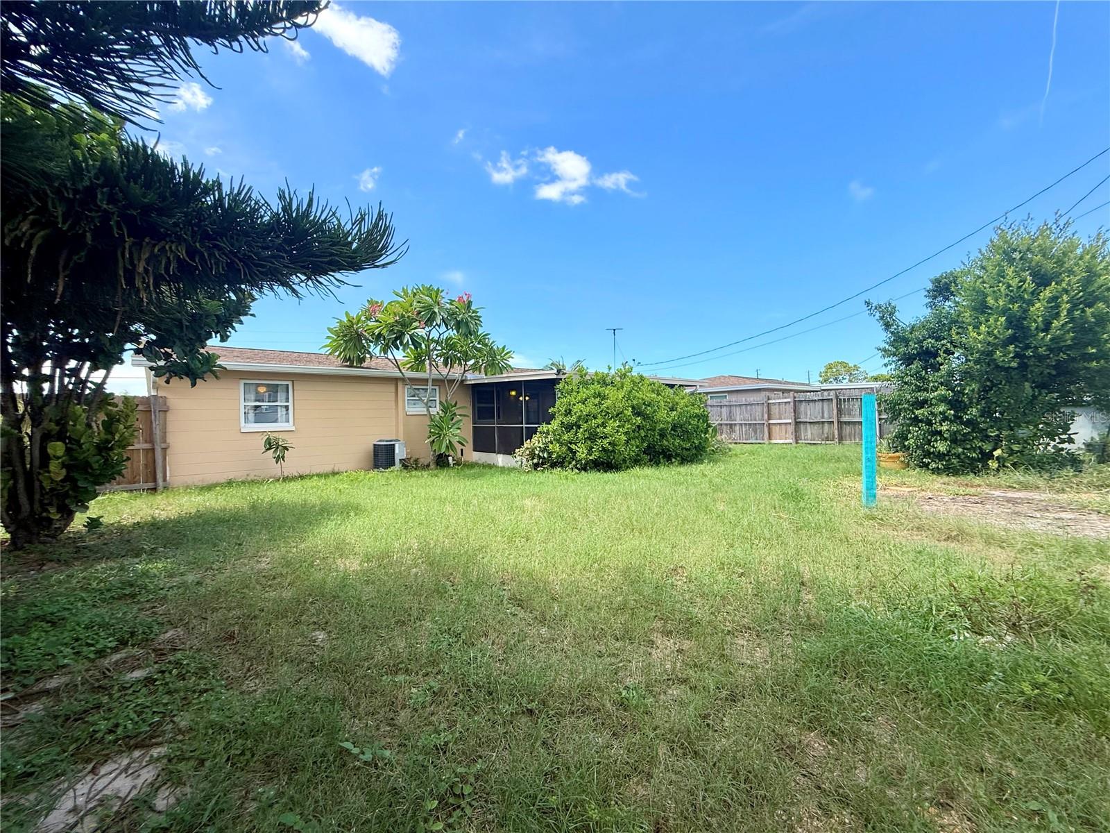 2414 Tahitian Dr Property Photo 15