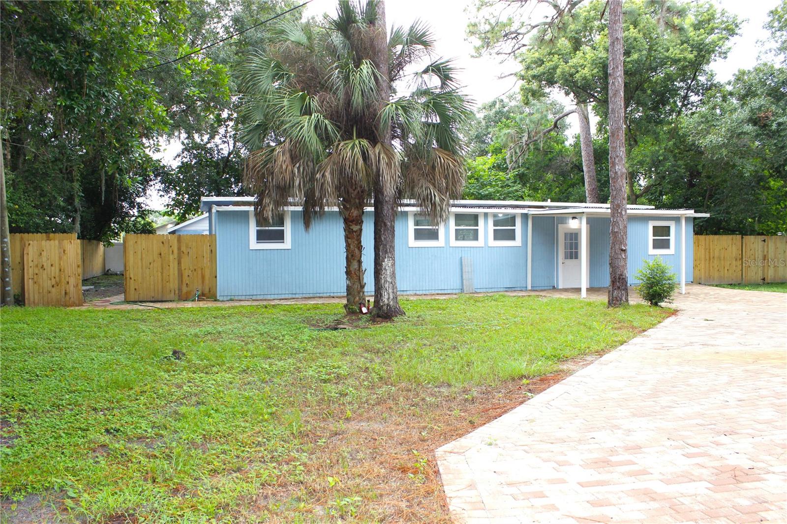 6934 Azlee Ave Property Photo 2