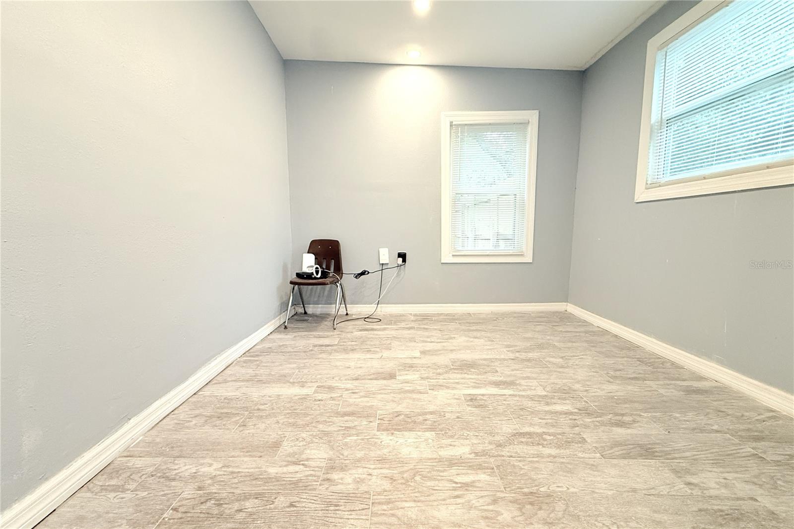 6934 Azlee Ave Property Photo 22