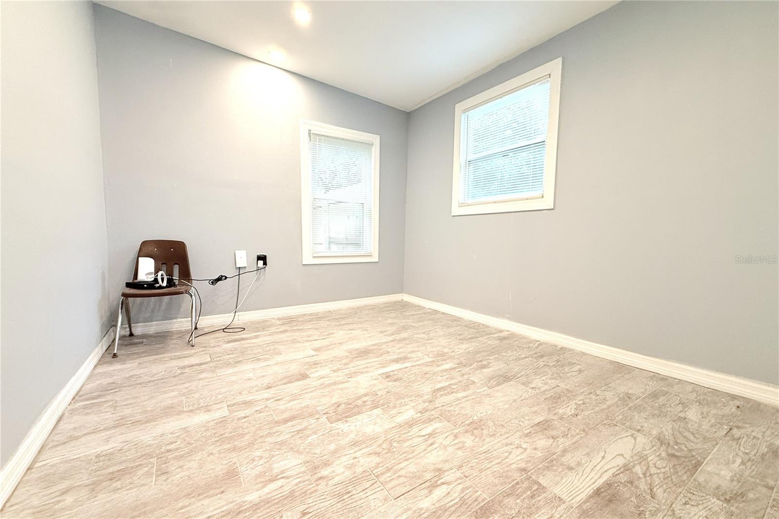 6934 Azlee Ave Property Photo 23
