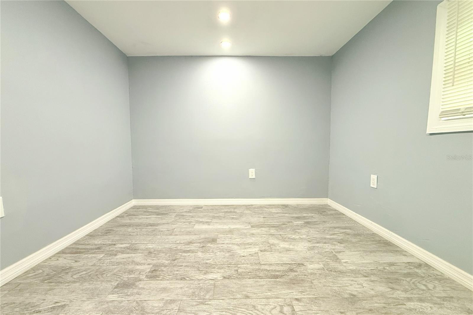 6934 Azlee Ave Property Photo 27