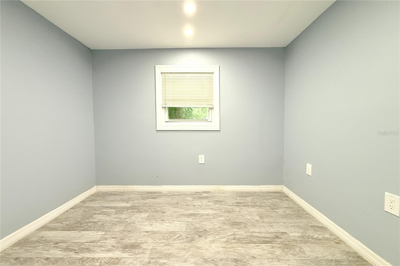 6934 Azlee Ave Property Photo 32