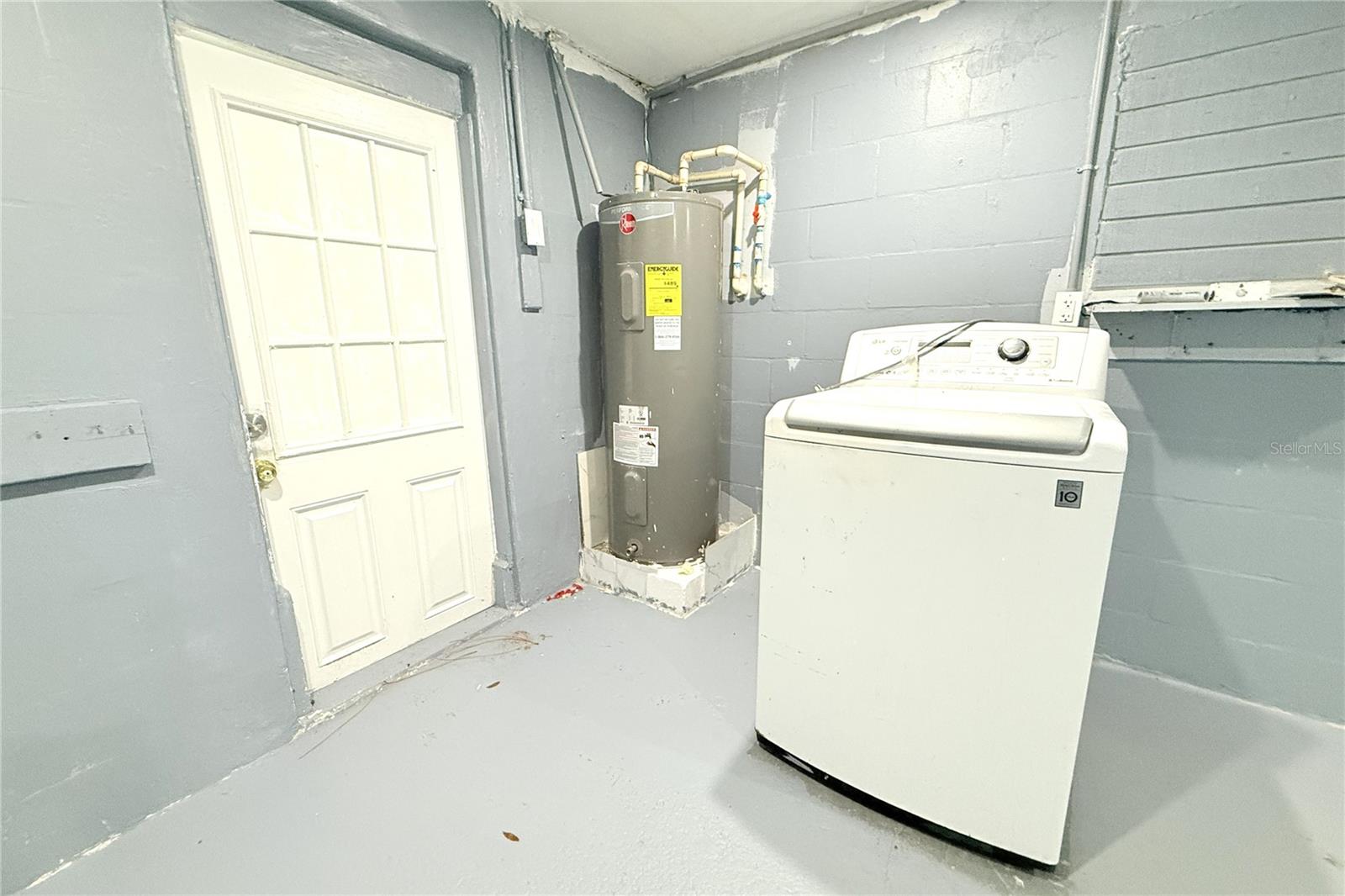 6934 Azlee Ave Property Photo 47