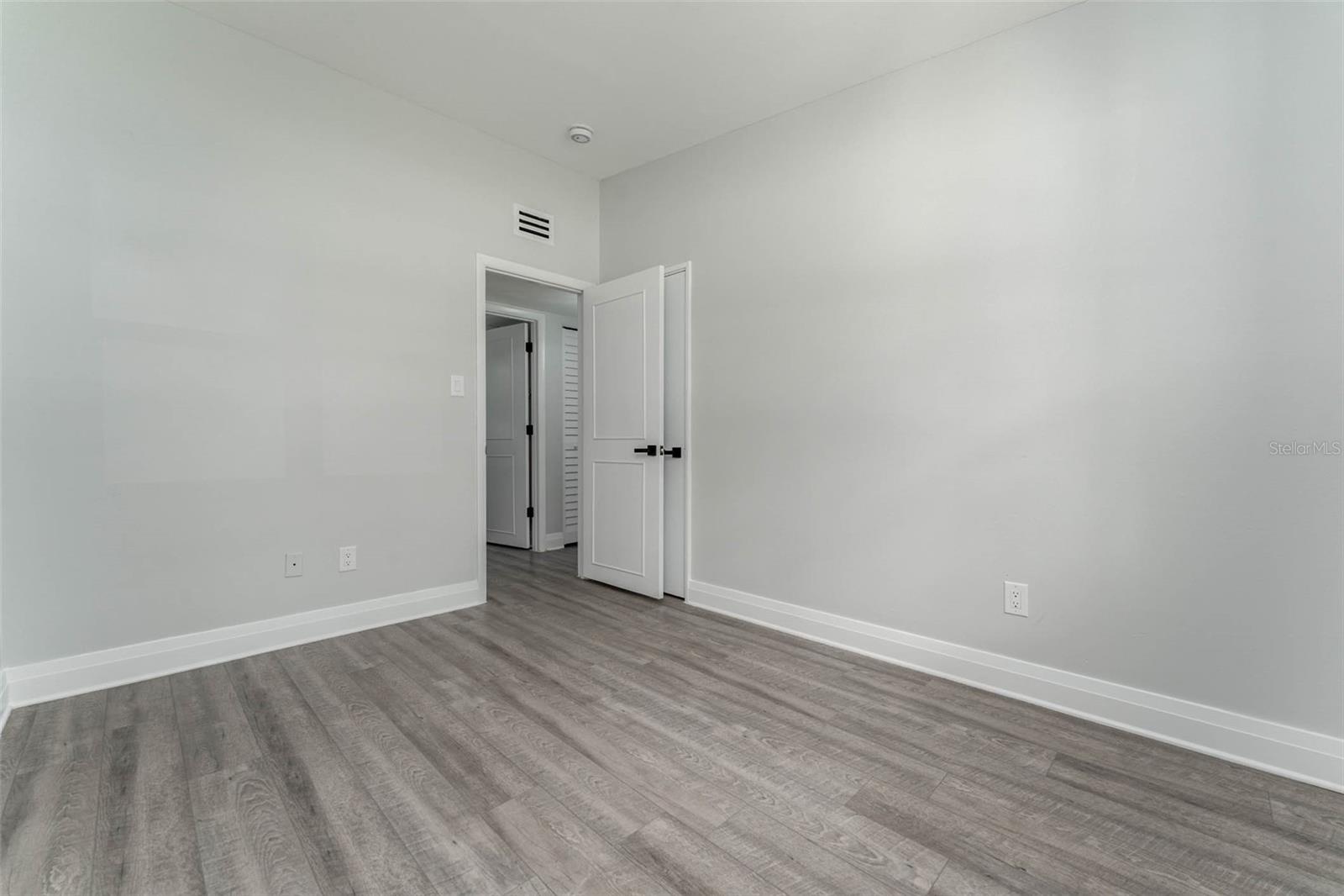 3018 E Norfolk St Property Photo 18