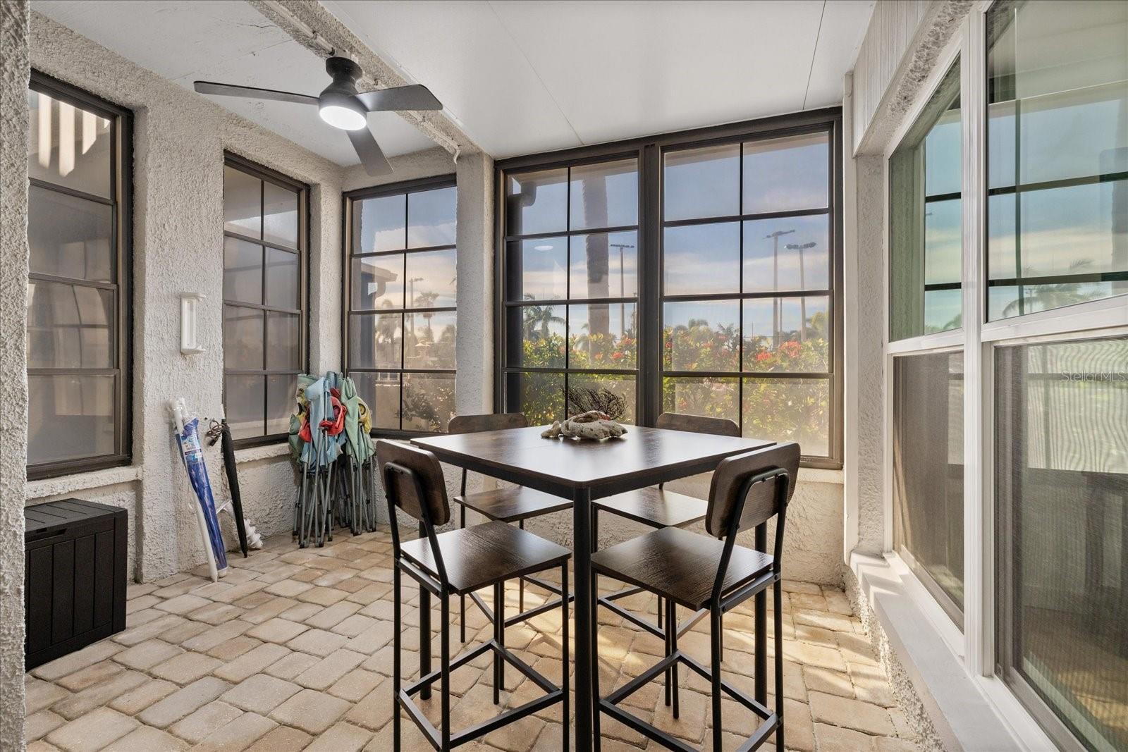 253 Rex Pl #b Property Photo 3