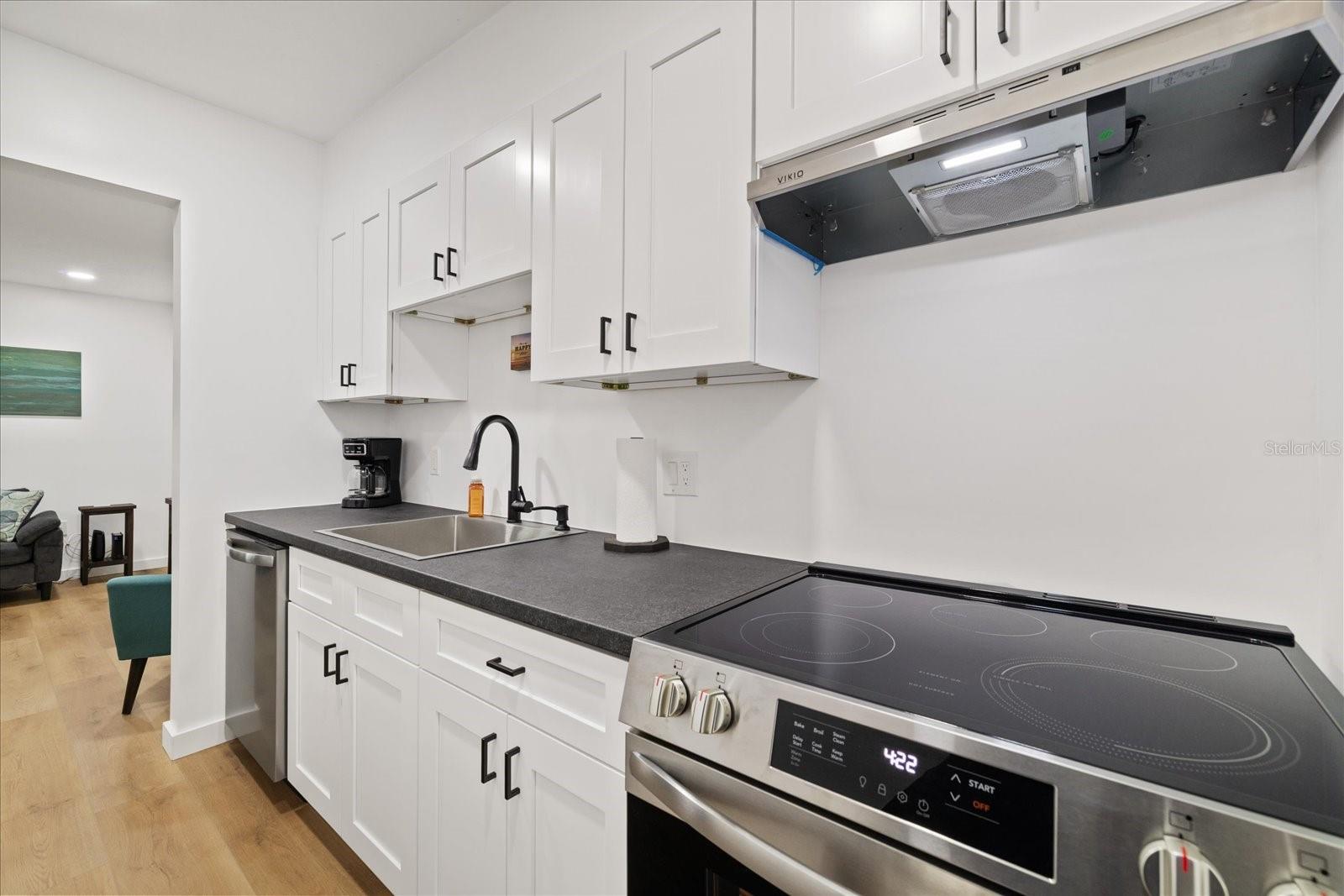 253 Rex Pl #b Property Photo 10
