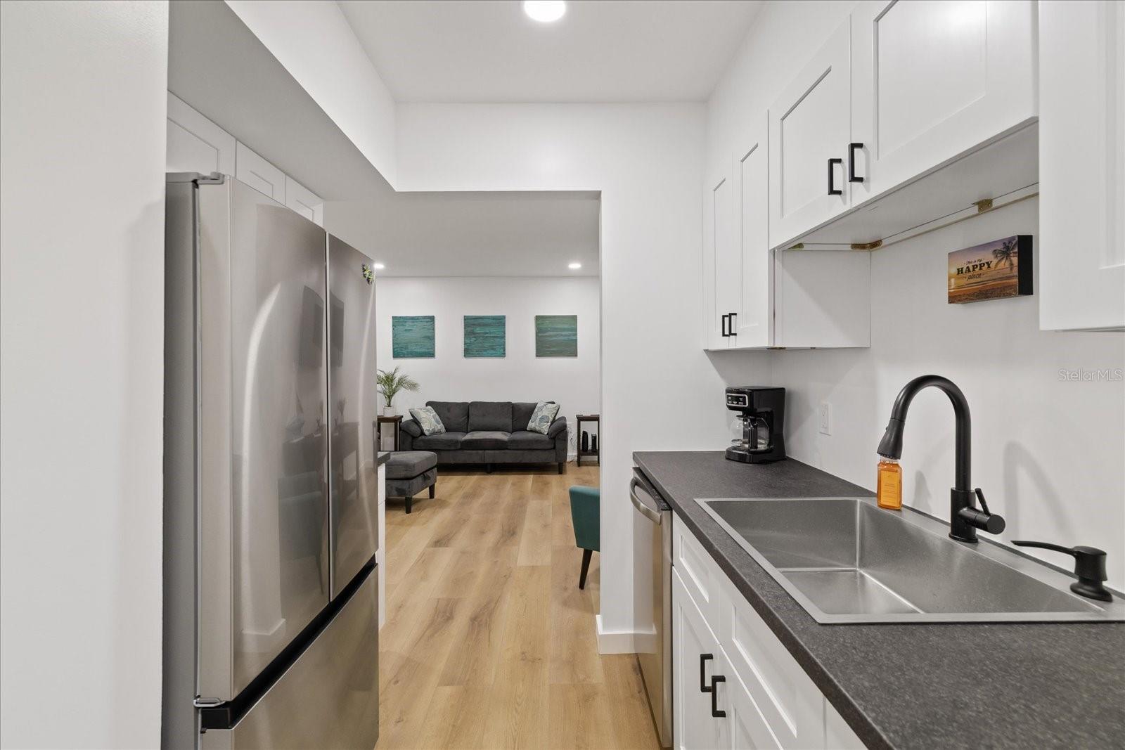 253 Rex Pl #b Property Photo 11