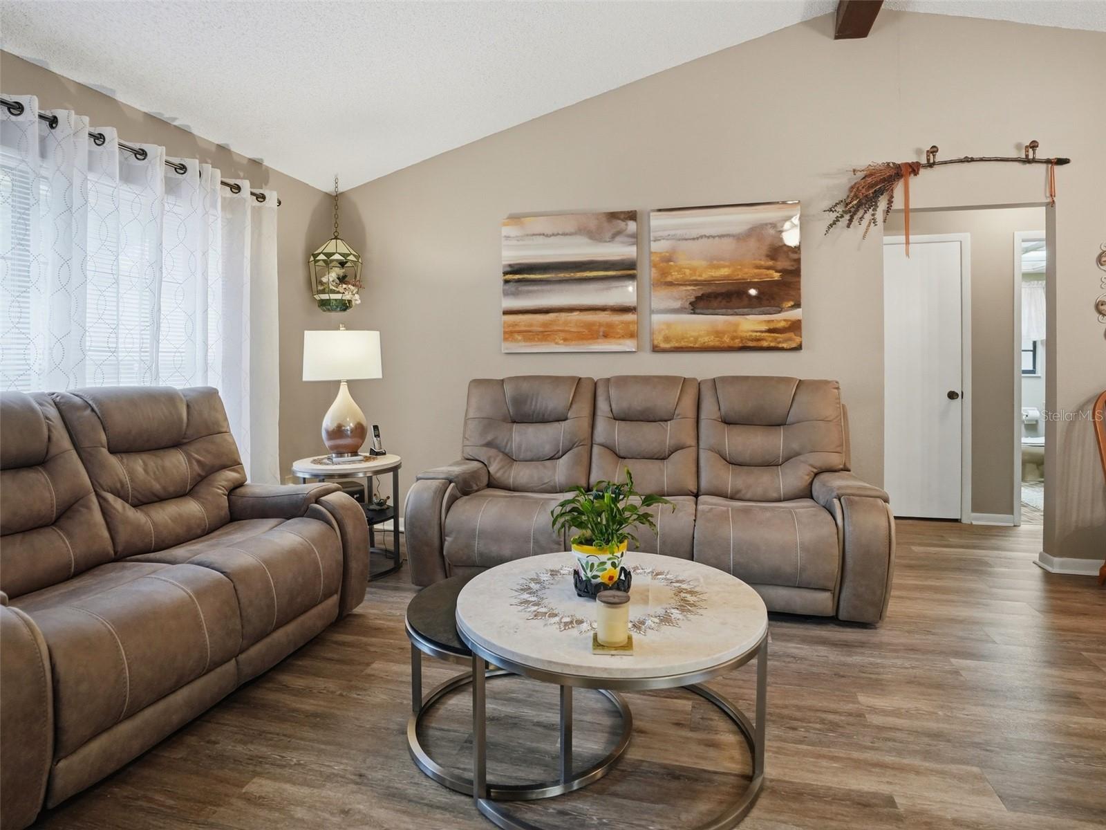 24088 Eppley Dr Property Photo 4