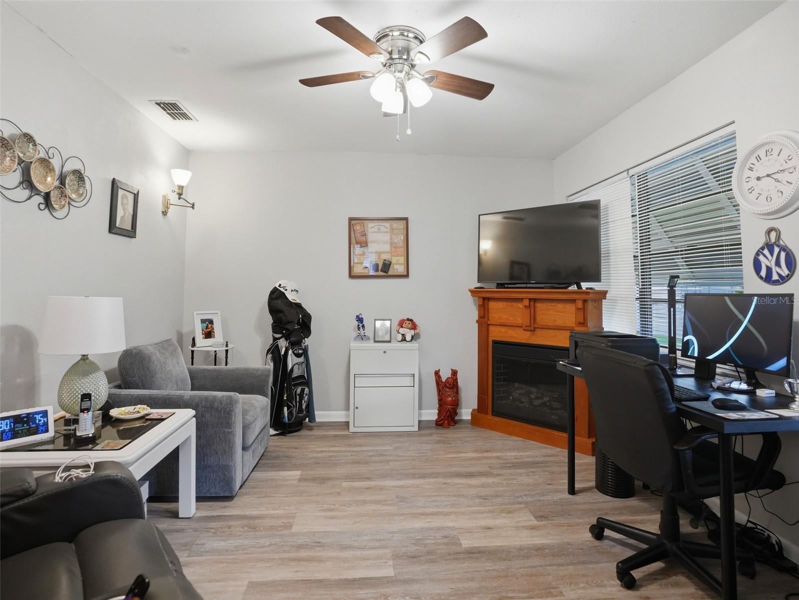 24088 Eppley Dr Property Photo 14