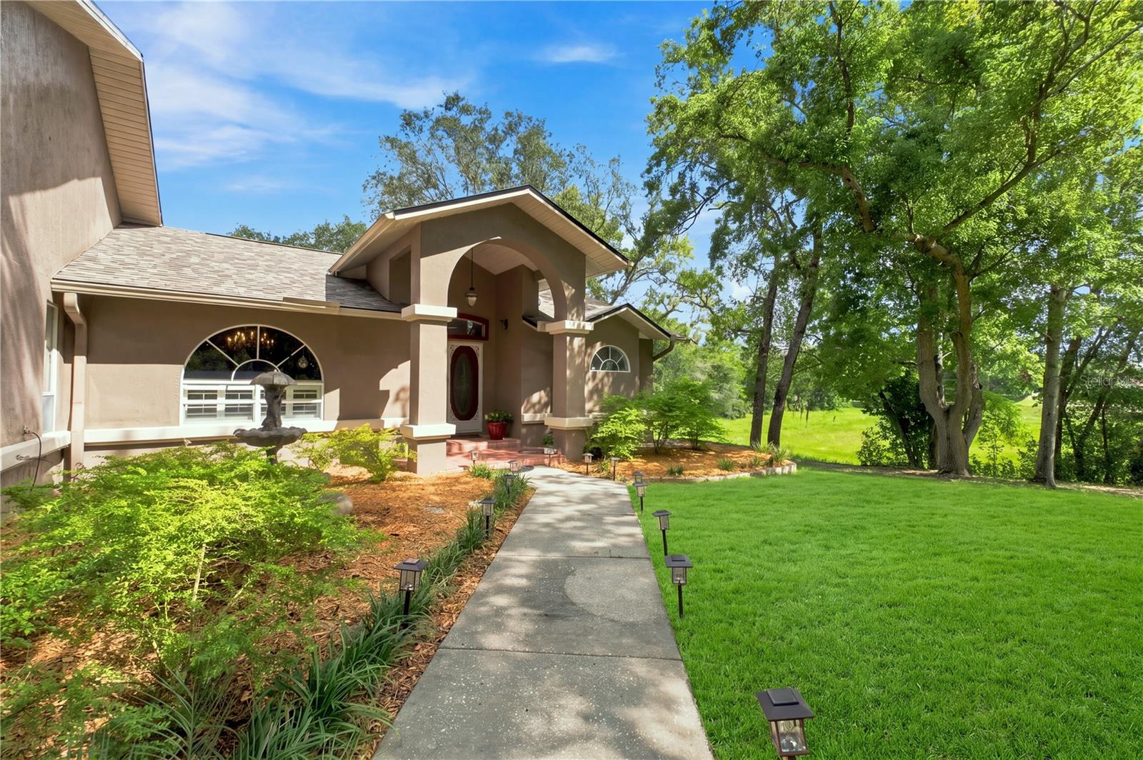 8171 Chaucer Dr Property Photo 3