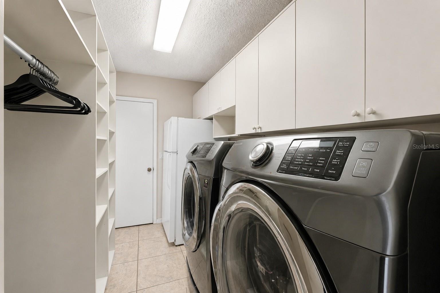8171 Chaucer Dr Property Photo 32