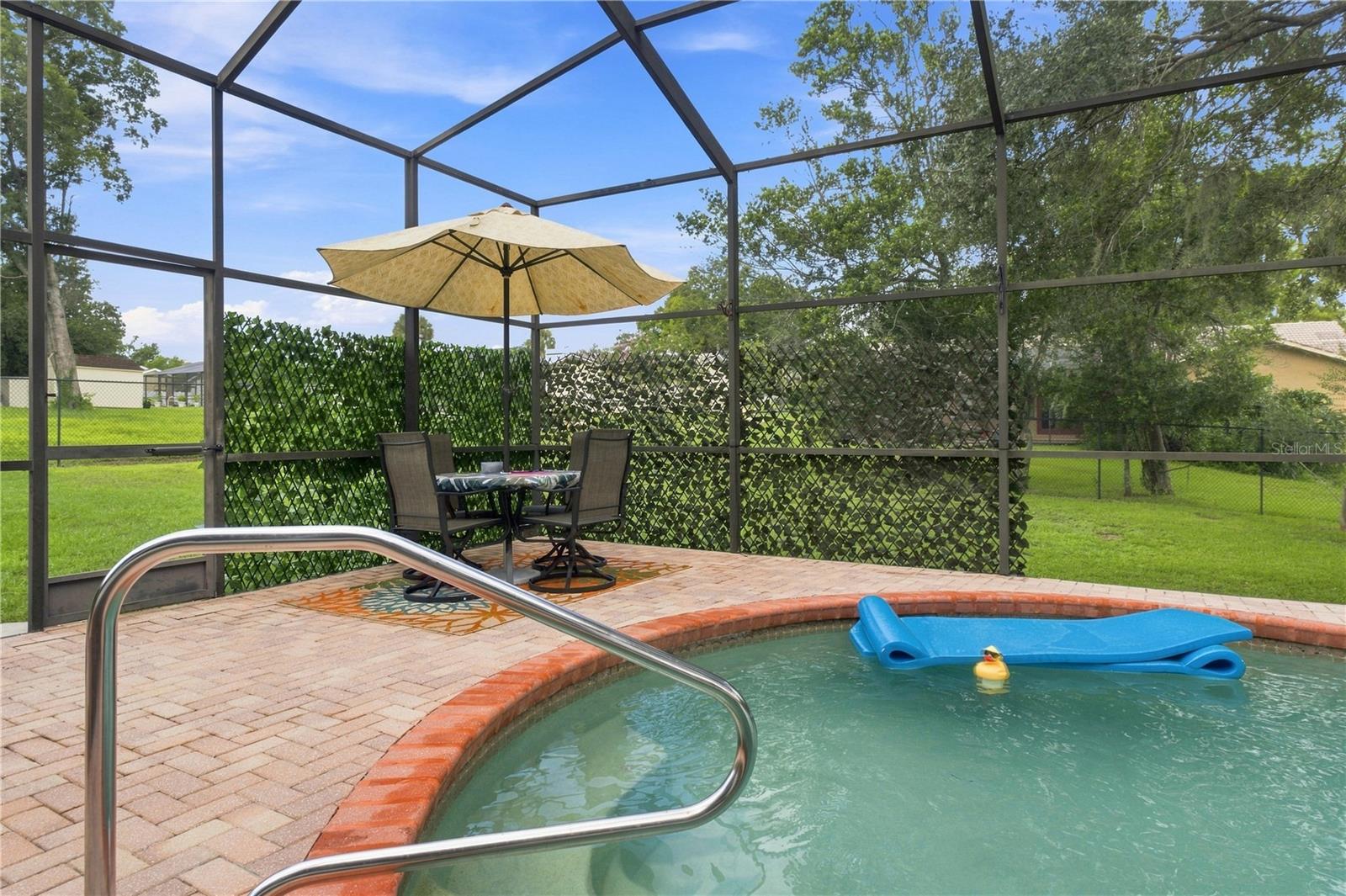 8171 Chaucer Dr Property Photo 38