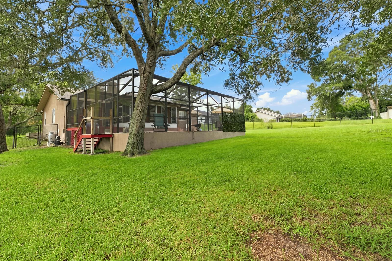8171 Chaucer Dr Property Photo 43