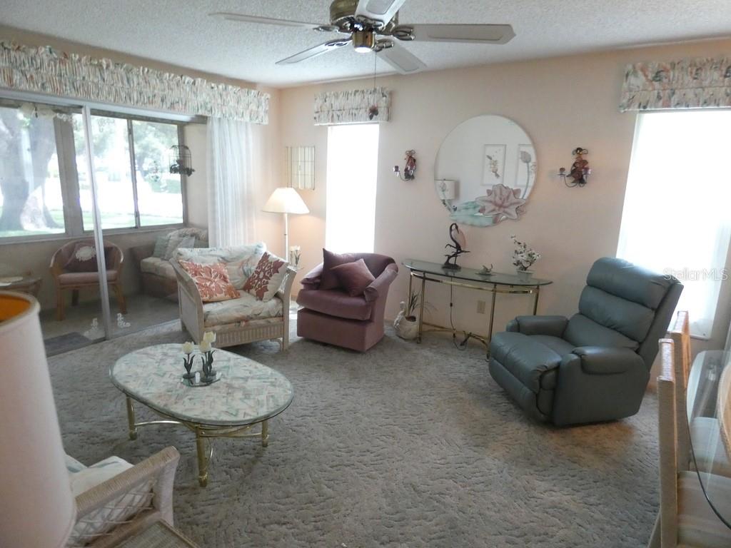 945 Madrid Dr Property Photo 6