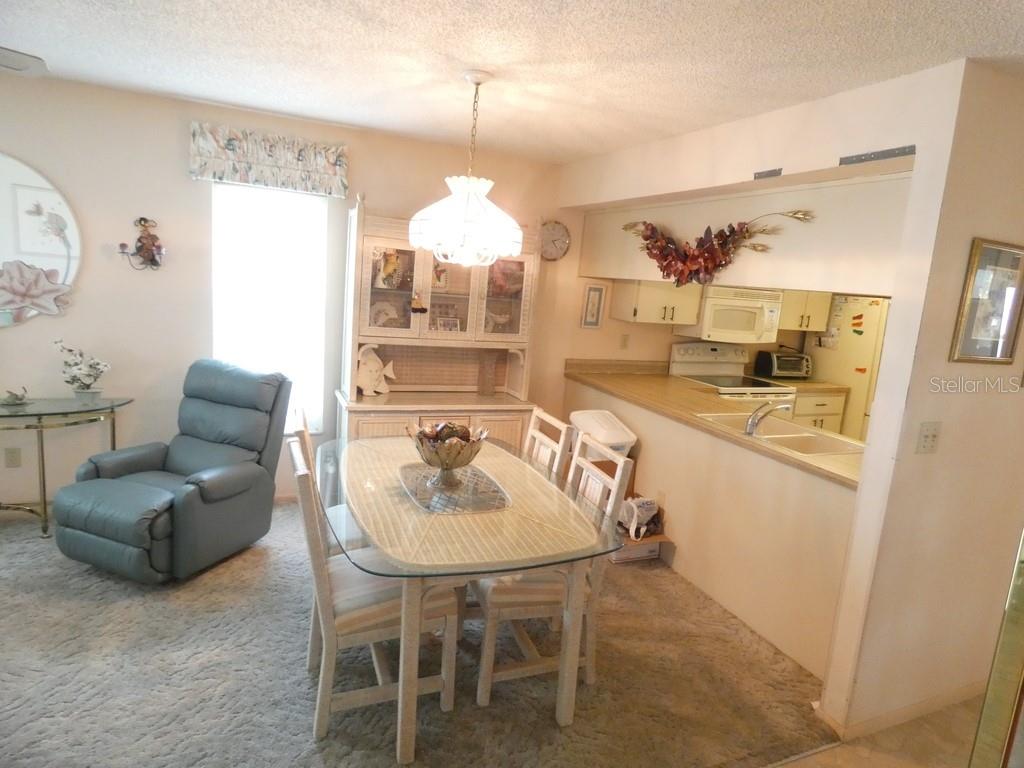 945 Madrid Dr Property Photo 8