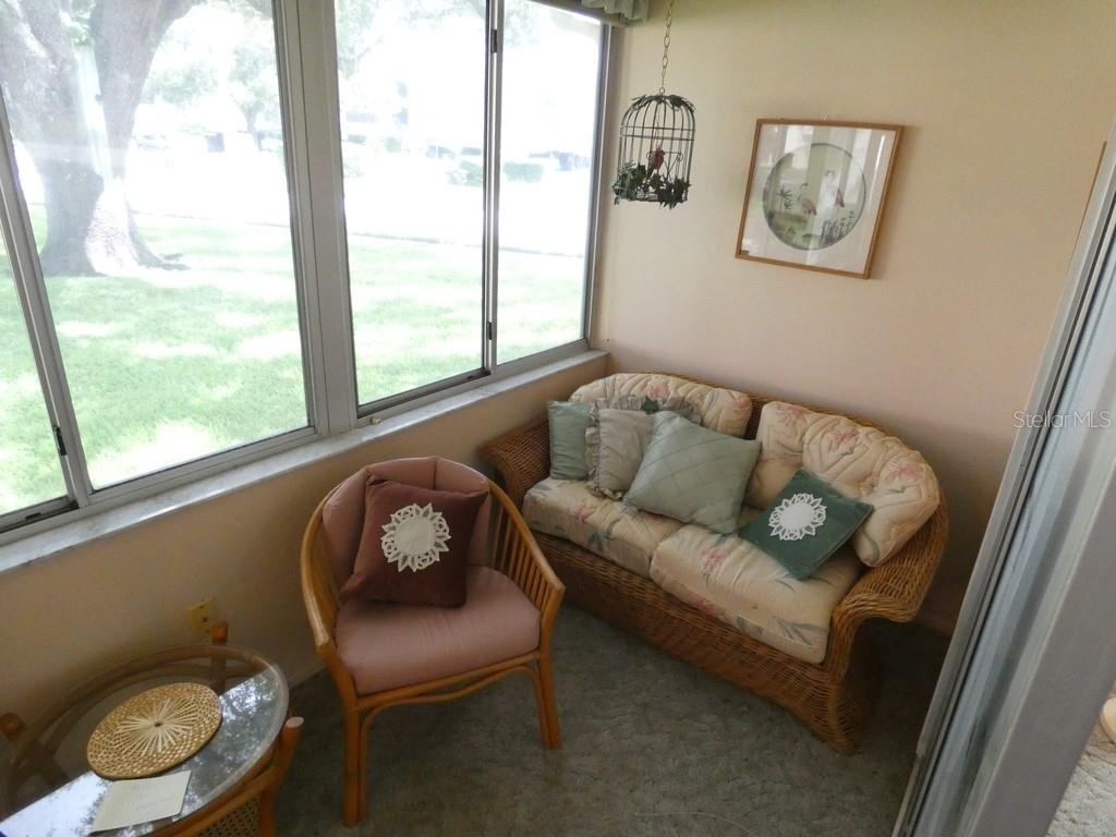 945 Madrid Dr Property Photo 11