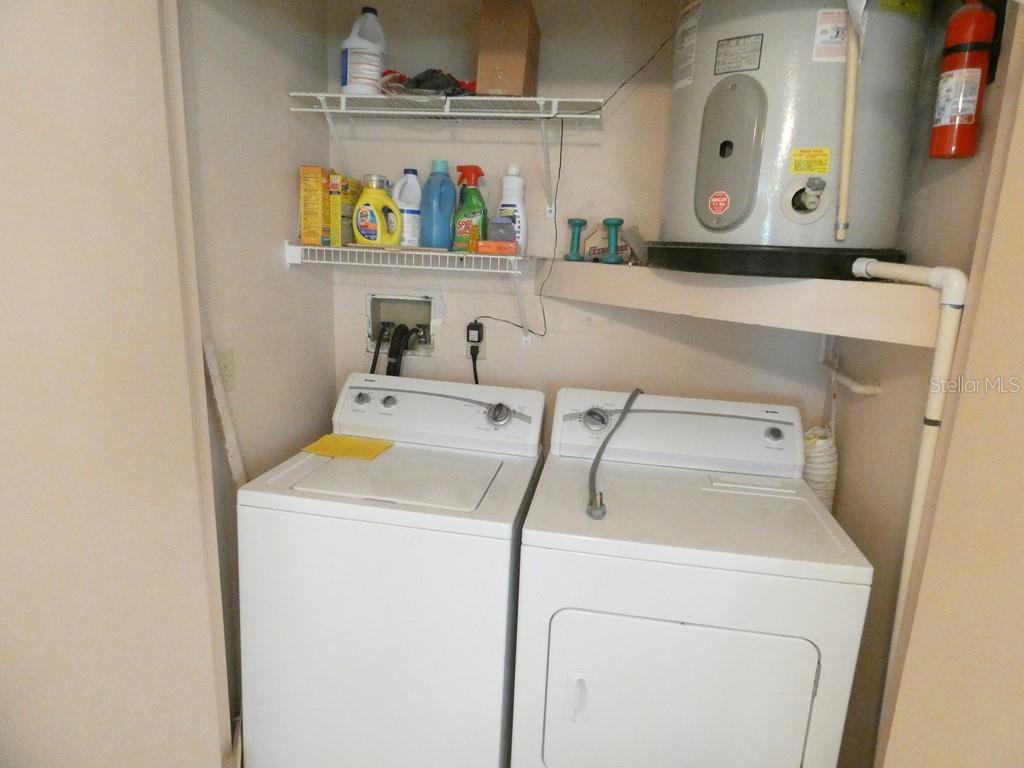 945 Madrid Dr Property Photo 14
