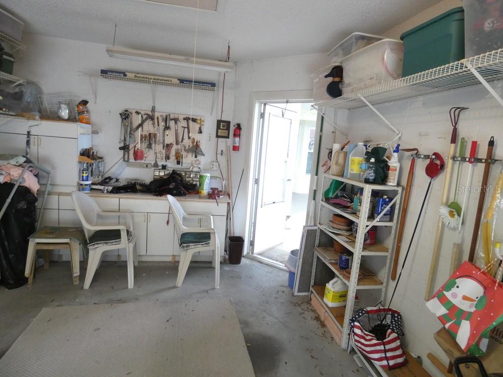 945 Madrid Dr Property Photo 27